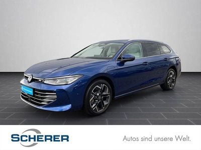 Gebraucht VW Passat Elegance 177 PS (130 kW) 2025 Reef blue metallic Kombi