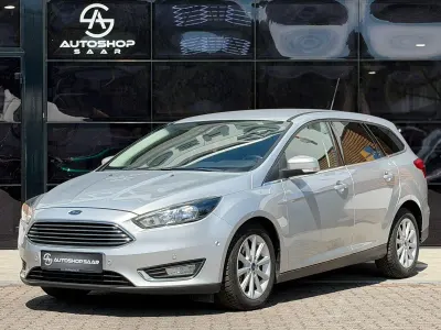 Gebraucht Ford Focus Titanium 120 PS (88 kW) 2017 Grau Kombi