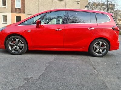 Second-hand Opel Zafira 165 CP (121 kW) 2012 Roșu Monovolum