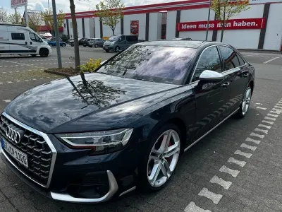 Gebraucht Audi S8 571 PS (419 kW) 2023 Blau Limousine
