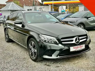 Gebraucht Mercedes E200 160 PS (117 kW) 2020 Schwarz/baltic black Kombi