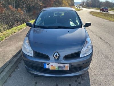 gebraucht Renault Clio 75ps