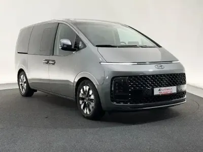 Gebraucht Hyundai Staria Signature 177 PS (130 kW) 2023 Grau Van / Kleinbus