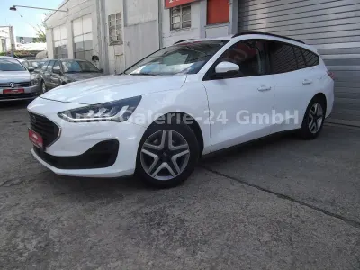 Gebraucht Ford Focus Cool & Connect 120 PS (88 kW) 2022 Weiß Kombi