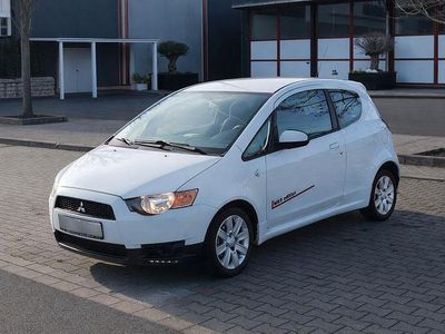 Gebraucht Mitsubishi Colt Edition 75 PS (55 kW) 2012 Weiß Limousine