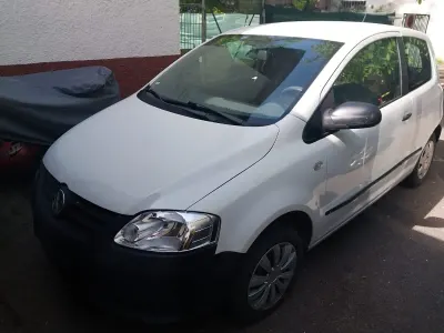 Gebraucht VW Fox 68 PS (50 kW) 2010 Weiß Kleinwagen