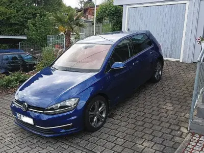 Używany VW Golf VII Highline 150 KM (110 kW) 2017 Niebieski Sedan/Limuzyna