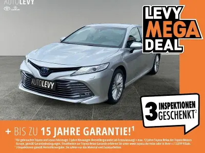 Gebraucht Toyota Camry Executive 218 PS (160 kW) 2020 Silber Limousine