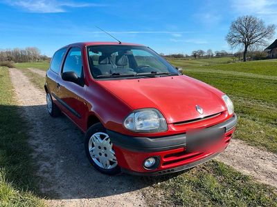 Gebraucht Renault Clio II 58 PS (42 kW) 1998 Rot Kleinwagen