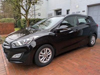 Second-hand Hyundai i30 Trend 110 CP (80 kW) 2013 Negru Break