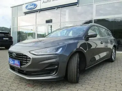 Gebraucht Ford Focus Titanium 125 PS (91 kW) 2023 Grau Kombi