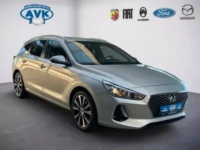 Gebraucht Hyundai i30 Premium 140 PS (102 kW) 2018 Silber Kombi
