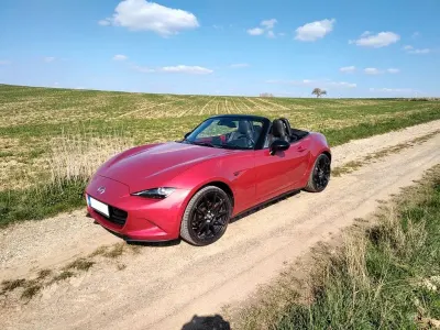 Usata Mazda MX5 Exclusive-Line 131 CV (96 kW) 2017 Rosso Cabrio