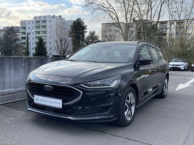 Gebraucht Ford Focus 101 PS (74 kW) 2022 Schwarz obsidianschwarz metallic (metallic) Kombi