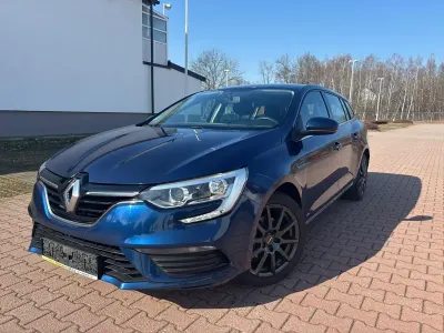 Gebraucht Renault Mégane GrandTour Life 116 PS (85 kW) 2018 Blau Kombi