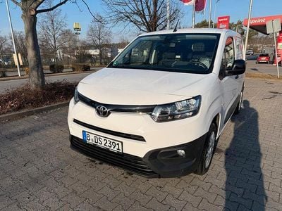 Weiß Gebraucht 2023 Toyota Proace City City Van / Kleinbus | 16.000 € (Guter Preis)