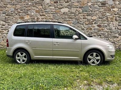 Second-hand VW Touran United 140 CP (102 kW) 2009 Alb Monovolum