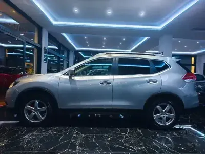 Gebraucht Nissan X-Trail 360º 131 PS (96 kW) 2015 Silber SUV