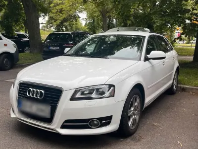 Gebraucht Audi A3 Sportback 105 PS (77 kW) 2012 Weiß Kleinwagen