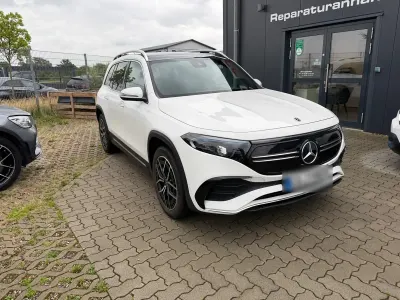 Gebraucht Mercedes EQB300 139 kW (189 PS) 2023 Weiß SUV