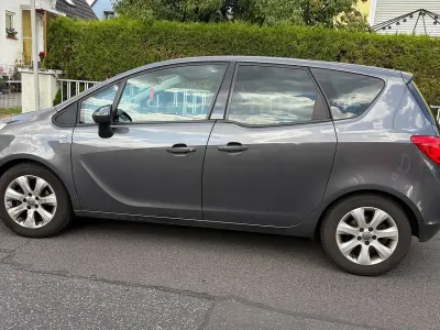 Gebraucht Opel Meriva 120 PS (88 kW) 2012 Grau Van / Kleinbus