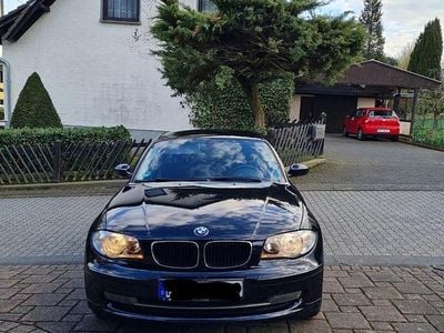 Gebraucht BMW 116 122 PS (89 kW) 2007 Schwarz Kleinwagen