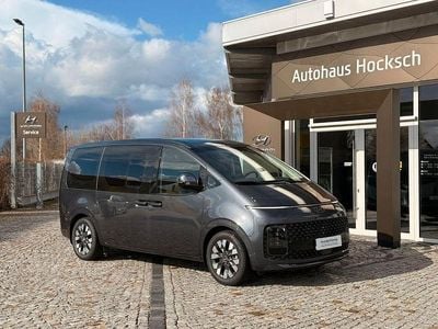 Gebraucht Hyundai Staria Signature 177 PS (130 kW) 2024 Grau Van / Kleinbus