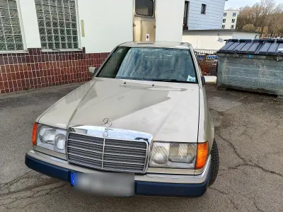 Gebraucht Mercedes E200 118 PS (86 kW) 1992 Grau Kombi