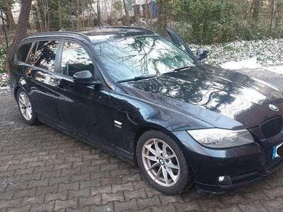 Gebraucht BMW 320 Sport Line 184 PS (135 kW) 2012 Schwarz Kombi