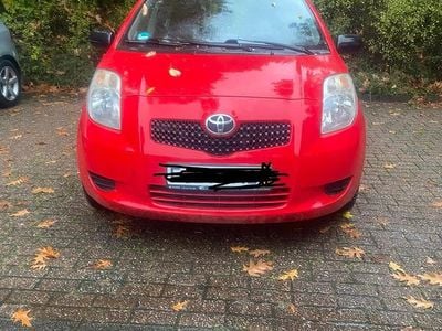 Usata Toyota Yaris 69 CV (50 kW) 2007 Rosso Utilitaria