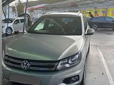 Gebraucht VW Tiguan Style 140 PS (102 kW) 2012 Grau SUV