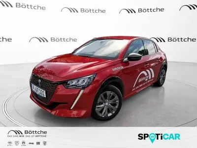 Gebraucht Peugeot e-208 Allure 100 kW (136 PS) 2023 Rot Kleinwagen