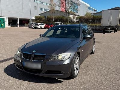Gebraucht BMW 320 150 PS (110 kW) 2007 Grau Kombi