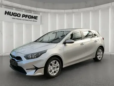 Gebraucht Kia Ceed Vision 101 PS (74 kW) 2025 Sparkling silver metallic Kleinwagen
