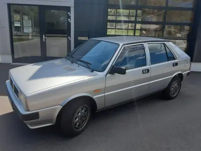 Gebraucht Lancia Delta 75 PS (55 kW) 1991 Silber Kleinwagen