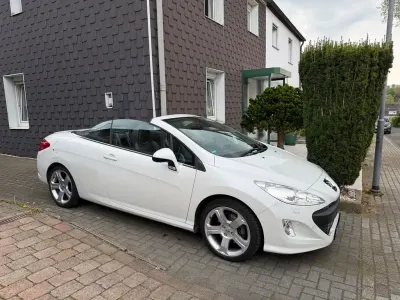 Gebraucht Peugeot 308 CC Platinum 140 PS (102 kW) 2009 Weiß Cabrio