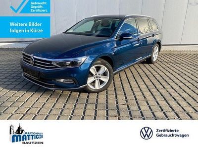 Aquamarinblau metallic Gebraucht 2021 VW Passat Elegance Kombi | 24.439 €