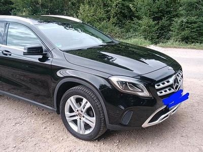 Mercedes GLA220