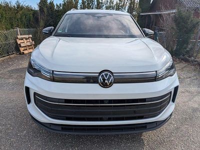 Second-hand VW Tiguan Goal 131 CP (96 kW) 2024 Alb SUV