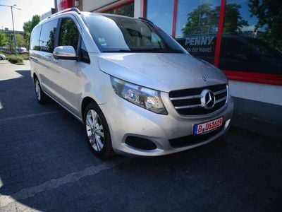 Mercedes V220