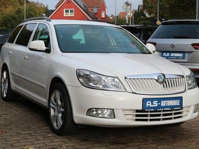Gebraucht Skoda Octavia Family 122 PS (89 kW) 2011 Weiß Kombi