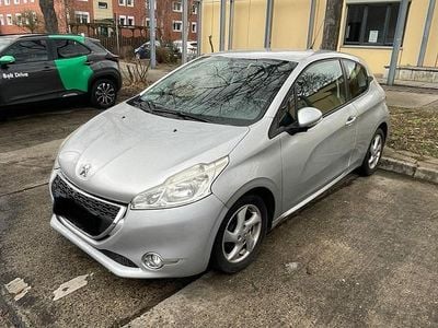 Second-hand Peugeot 208 92 CP (67 kW) 2013 Argintiu Hatchback