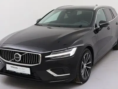 Gebraucht Volvo V60 Core 350 PS (257 kW) 2025 Schwarz Kombi