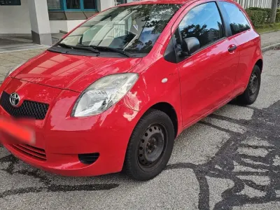 Gebraucht Toyota Yaris 69 PS (50 kW) 2007 Rot Kleinwagen