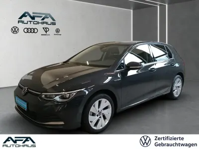 Gebraucht VW Golf VIII Style 131 PS (96 kW) 2024 Grau Limousine