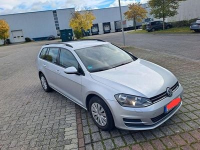 Silber Gebraucht 2015 VW Golf VII Trendline Kombi | 4.400 € (Guter Preis)