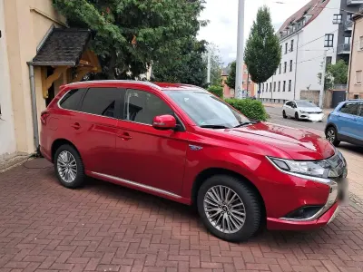 Gebraucht Mitsubishi Outlander P-HEV 241 PS (177 kW) 2019 Rot SUV