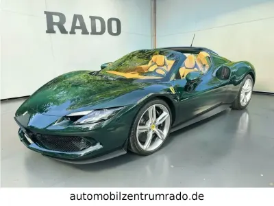 Neu Ferrari 296 829 PS (609 kW) 2025 Grün Cabrio