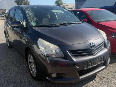 Gebraucht Toyota Verso Executive 150 PS (110 kW) 2009 Grey metallic Van / Kleinbus