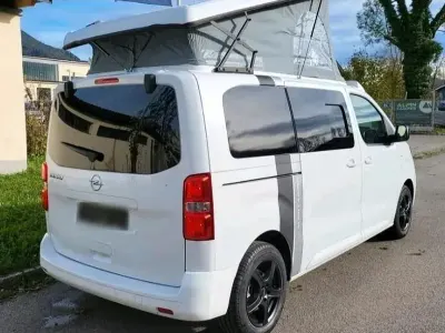 Gebraucht Opel Vivaro-e Combi 144 PS (105 kW) 2024 Weiß Van / Kleinbus